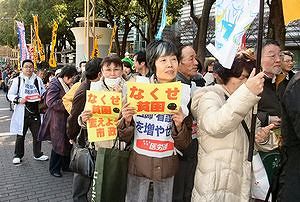 医労連パレード隊列